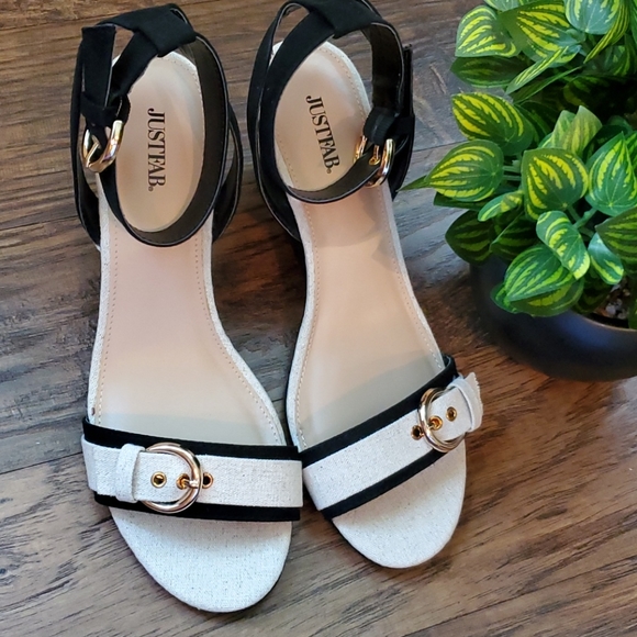 JustFab Shoes - NWT❣Just Fab Wedge Sandals